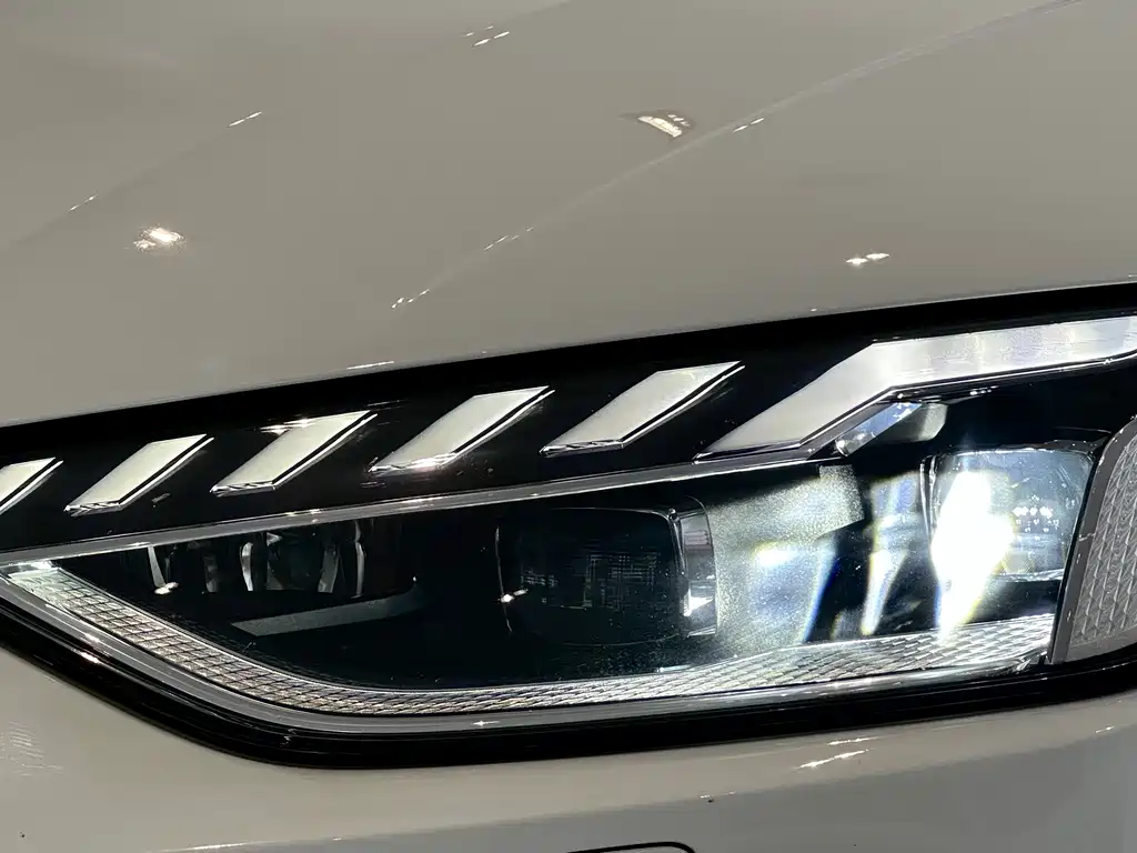 Audi A4L 2021