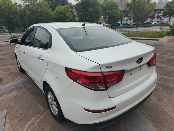 Kia K2 2015