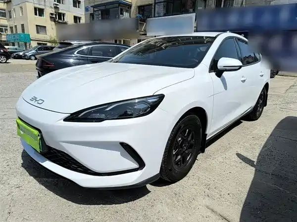 BYD Seal 05 DM-i 2025