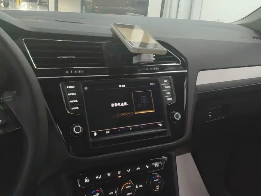 Volkswagen Tiguan L 2018 — фото 13