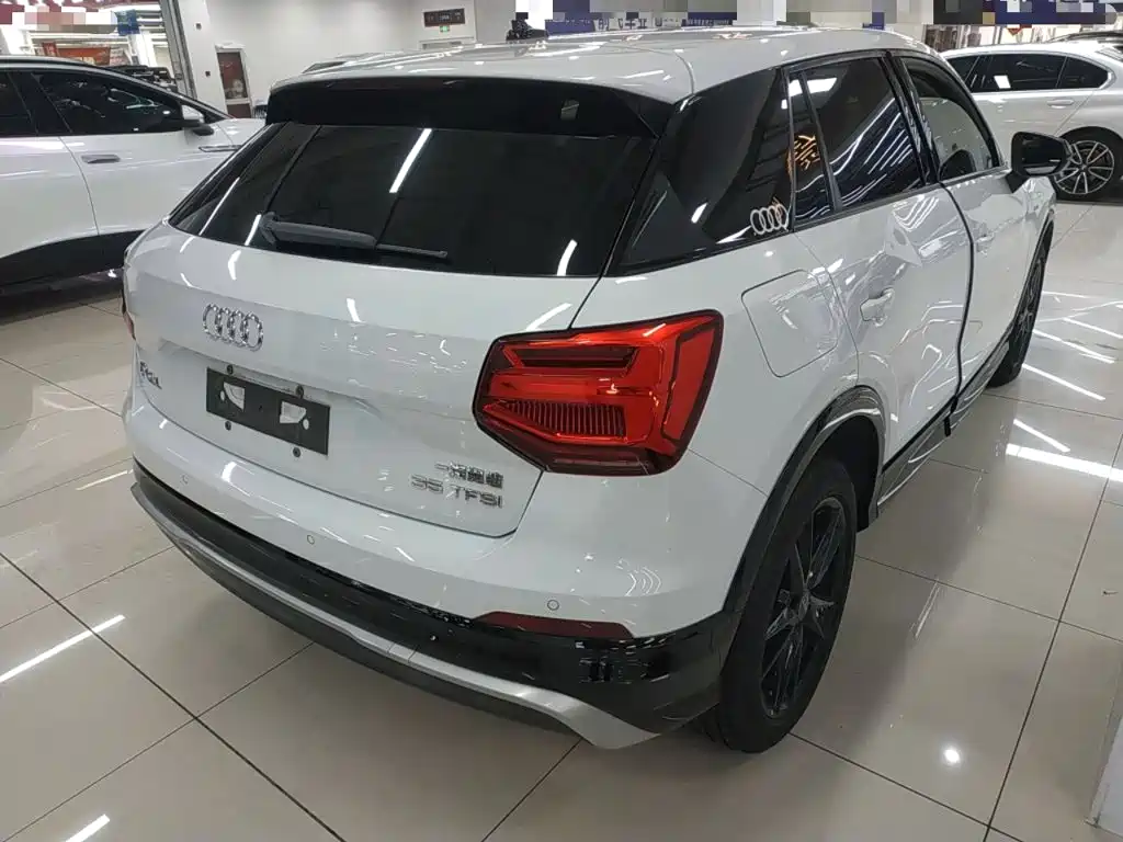 Audi Q2L 2018