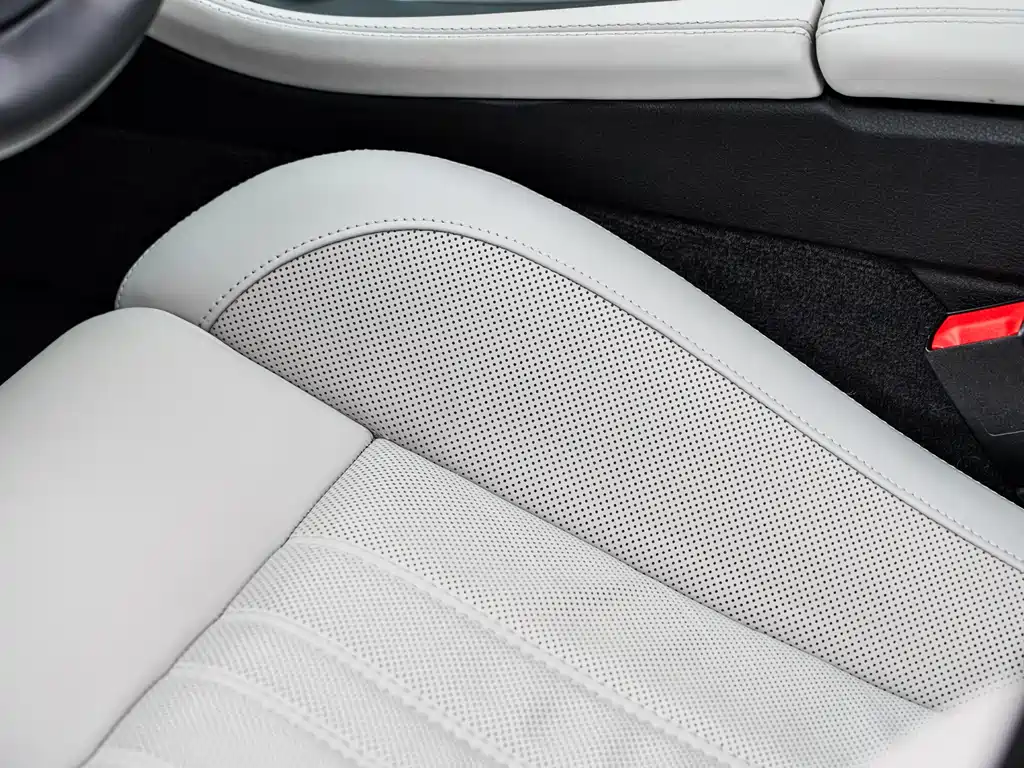BMW M5 2012 — фото 37