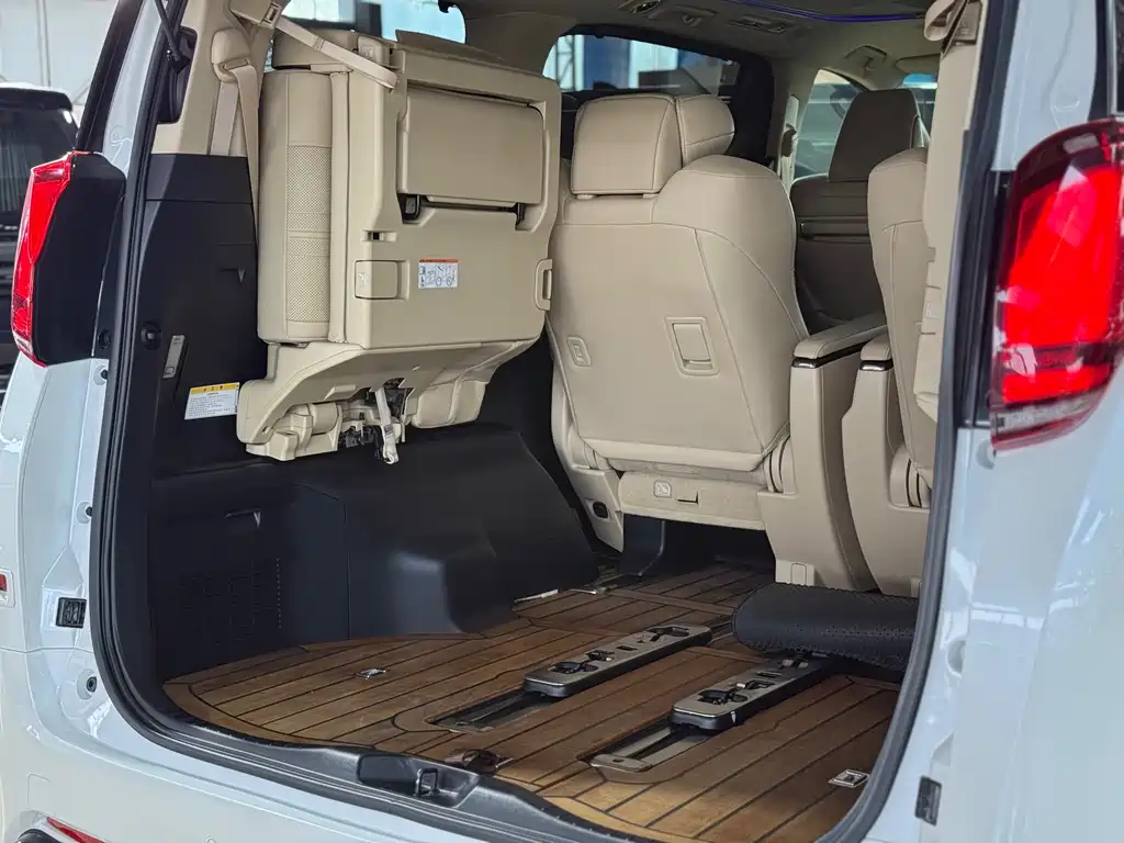 Toyota Alphard 2019 — фото 21