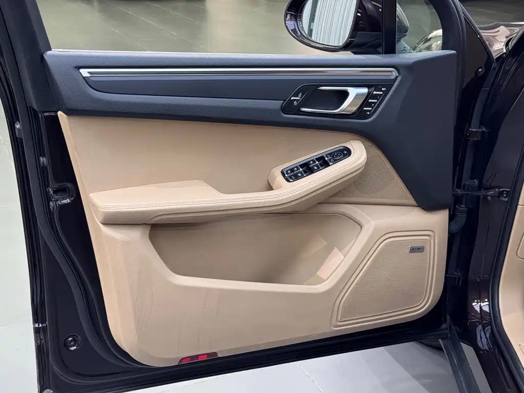 Porsche Macan 2020 — фото 17