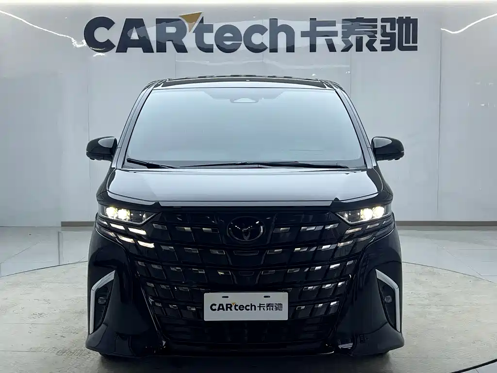 Toyota Alphard 2023 — фото 3