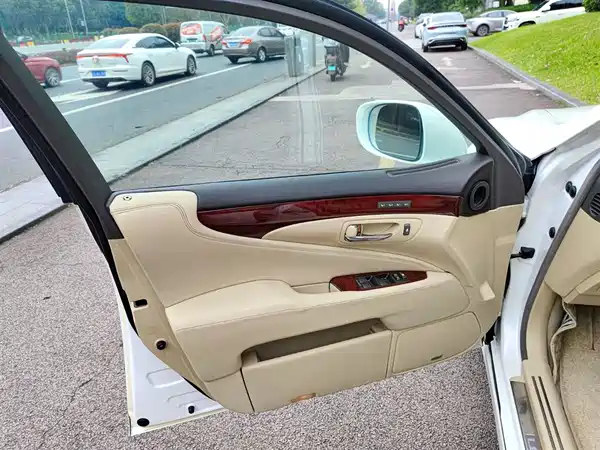 Lexus LS 2006