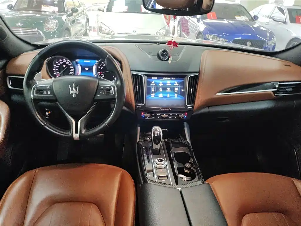 Maserati Levante 2018 — фото 6