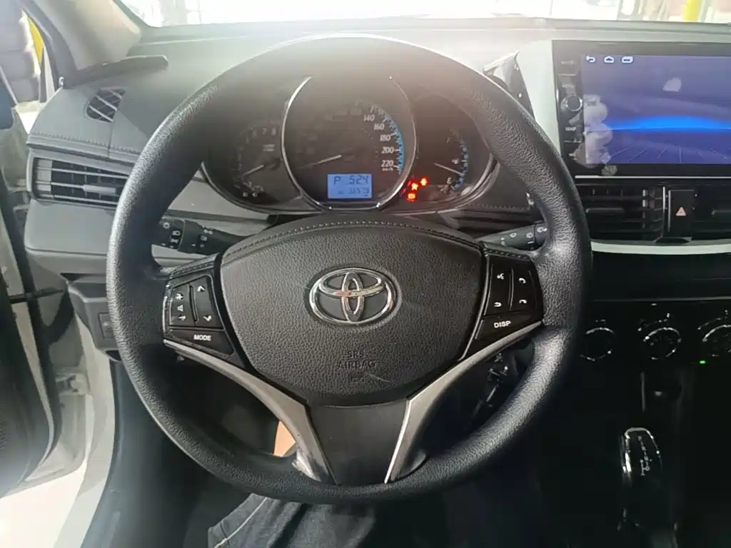 Toyota Yaris L 2019 — фото 11
