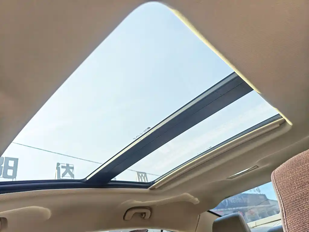 Buick LaCrosse 2011 — фото 29