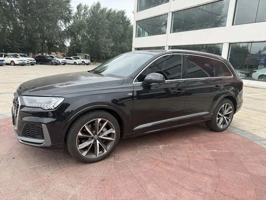 Audi Q7 2021 — фото 2