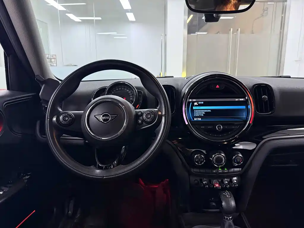 MINI Countryman 2019 — фото 16