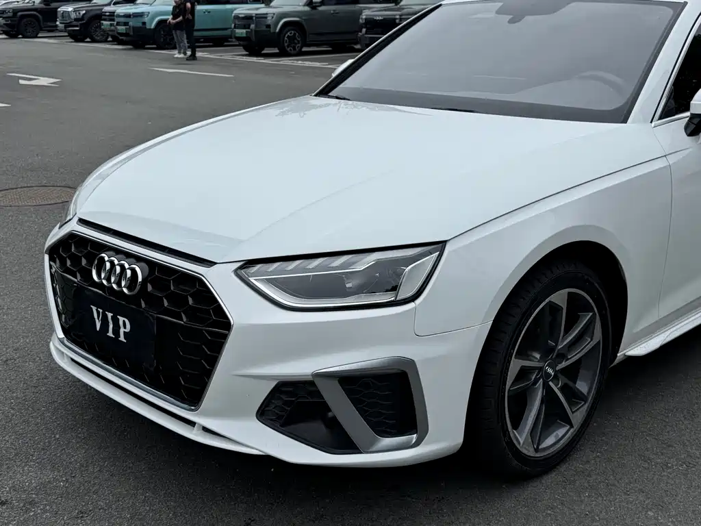 Audi A4L 2022 — фото 25
