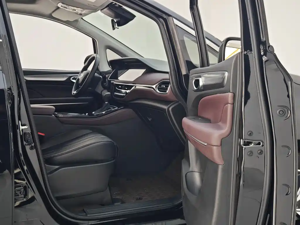 GAC Motor Trumpchi M6 2024 — фото 18