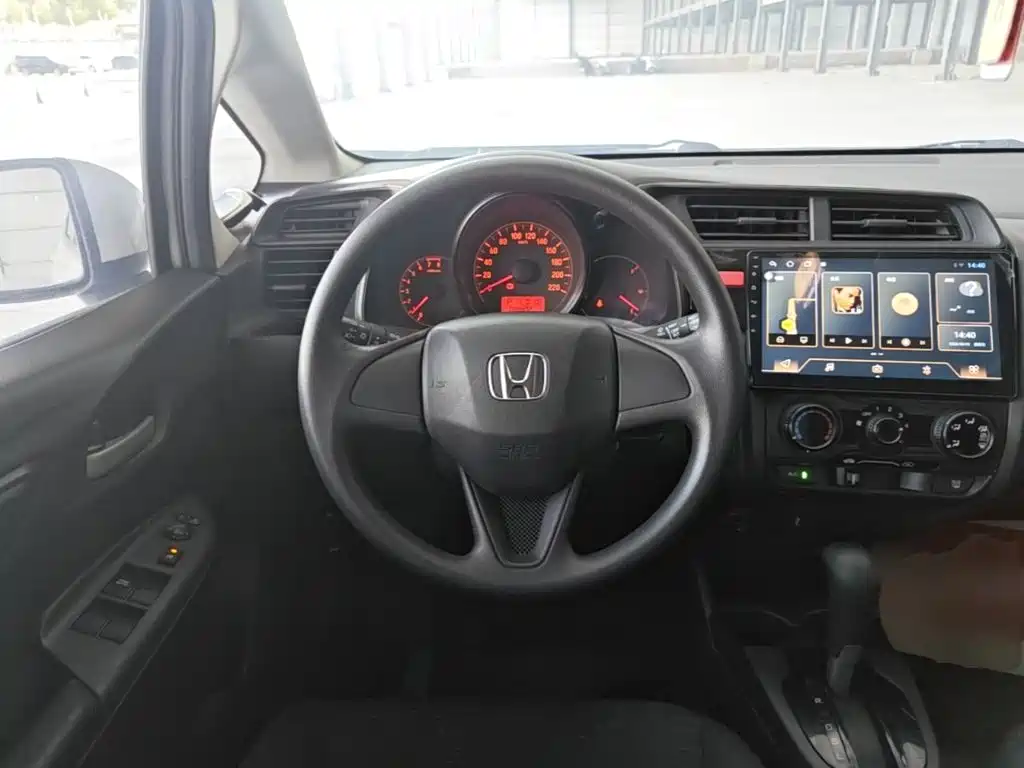 Honda Fit 2015 — фото 11