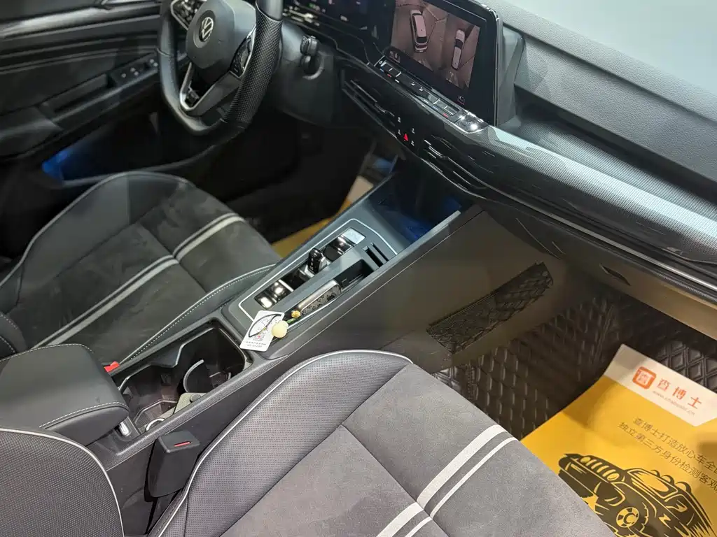 Volkswagen Golf 2024
