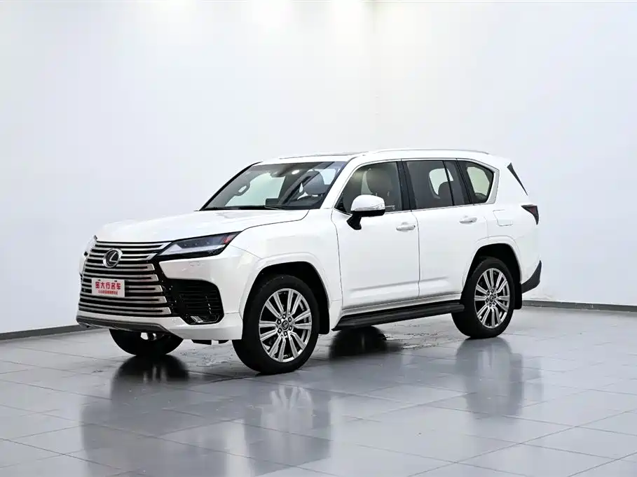 Lexus LX 2022 — фото 1