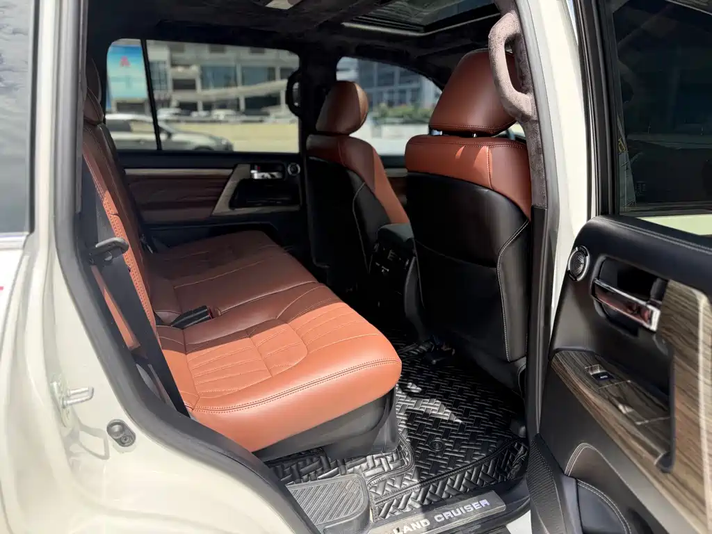 Toyota Land Cruiser 2018 — фото 9