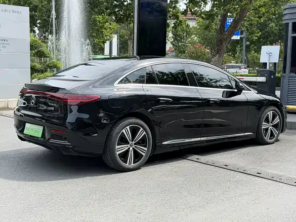 Mercedes-Benz EQE 2025