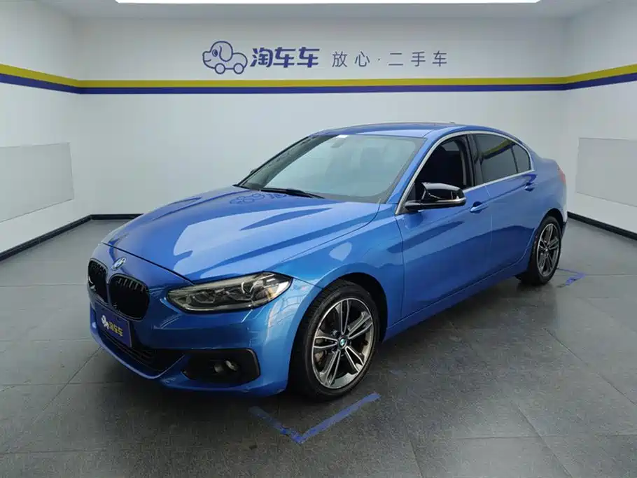 BMW 1 Series 2019 — фото 1