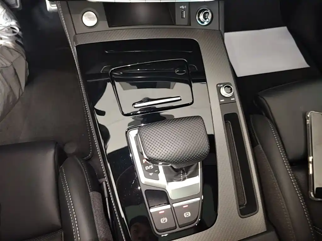 Audi Q5L 2025 — фото 21