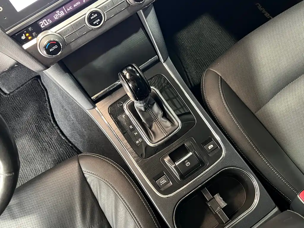 Subaru Outback 2017 — фото 15