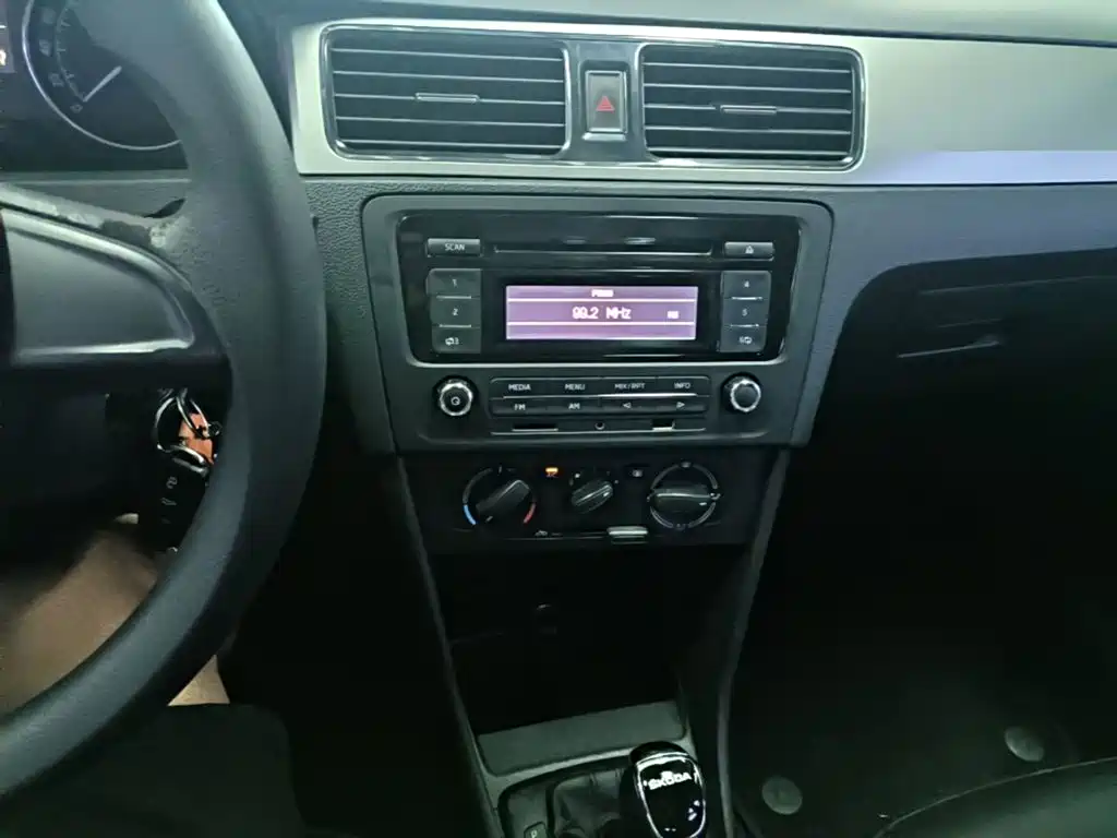 Skoda Rapid Spaceback 2014 — фото 13