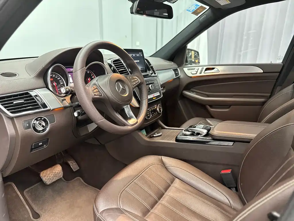 Mercedes-Benz GLS 2017 — фото 18
