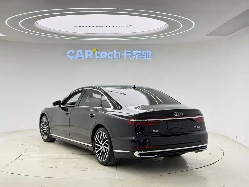 Audi A8 2023 — фото 6