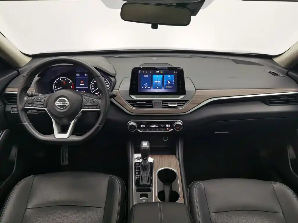 Nissan Teana 2022