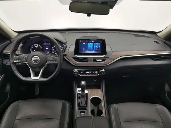 Nissan Teana 2022
