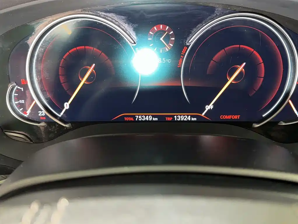 BMW 5 Series 2018 — фото 11
