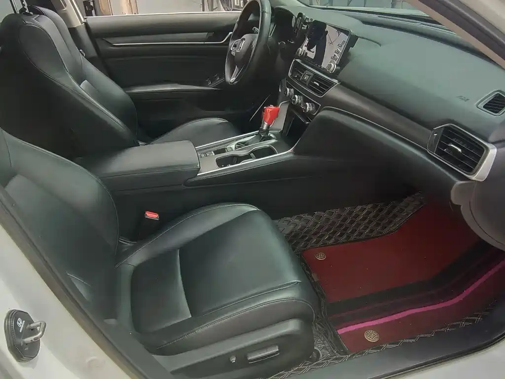 Honda Accord 2018 — фото 11