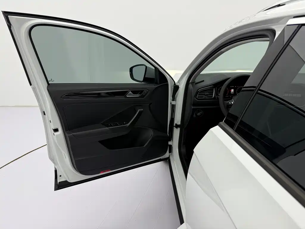Volkswagen T-Roc 2023 — фото 19