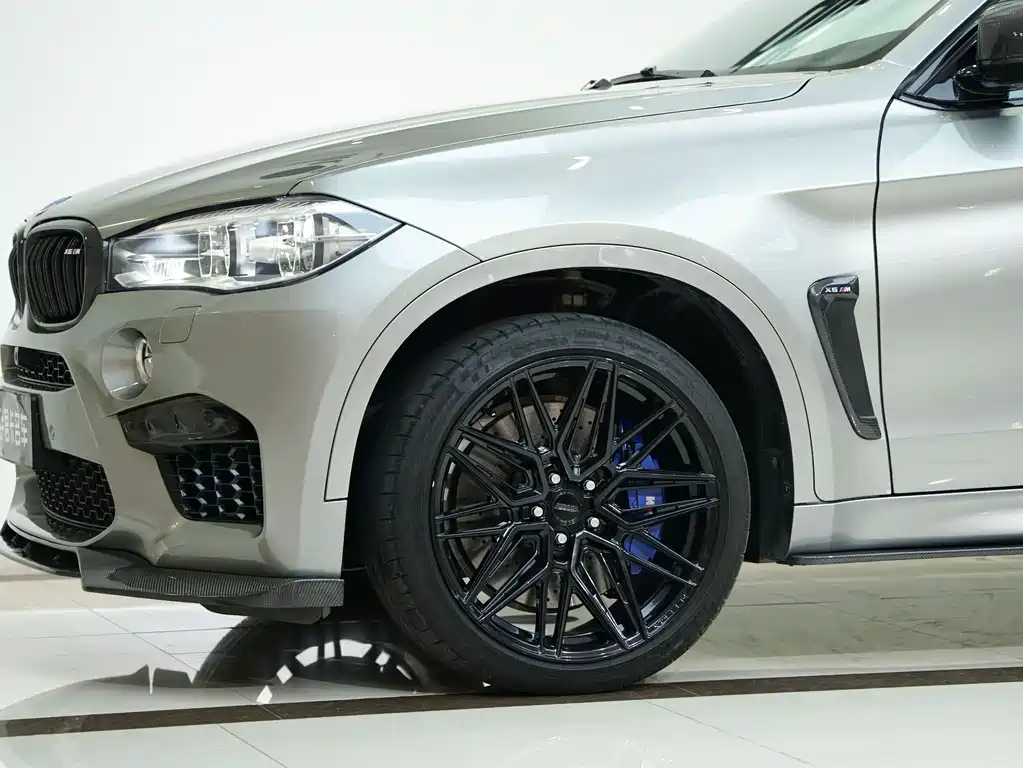BMW X6 M 2018 — фото 7