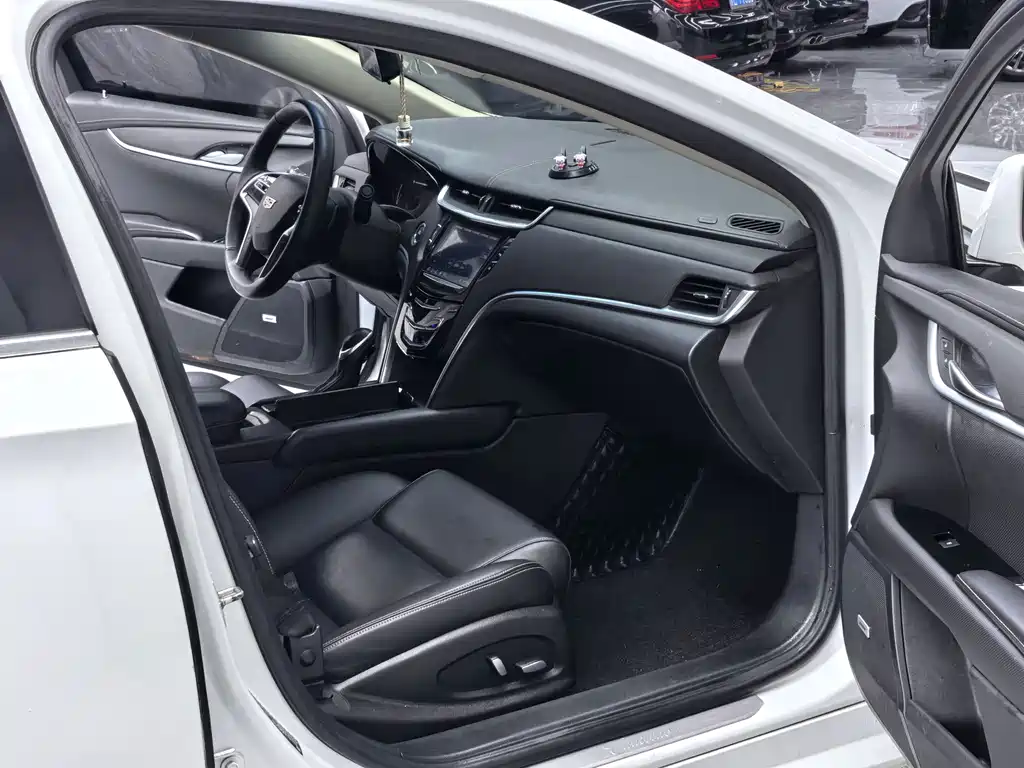Cadillac XTS 2019 — фото 12