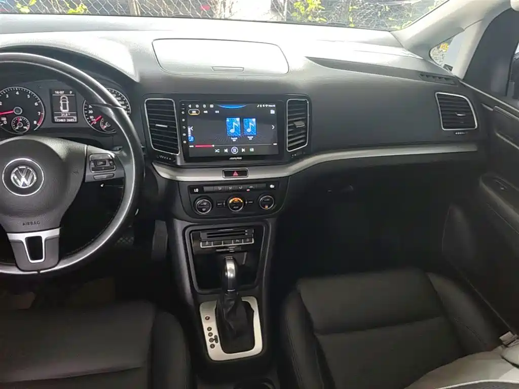 Volkswagen Sharan 2016 — фото 13