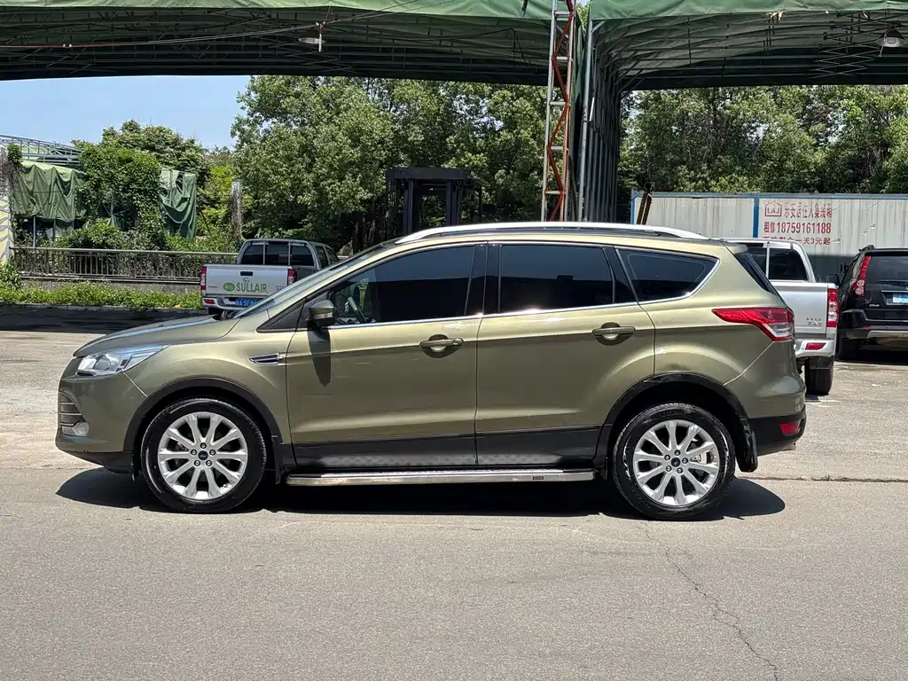 Ford Kuga 2014 — фото 9