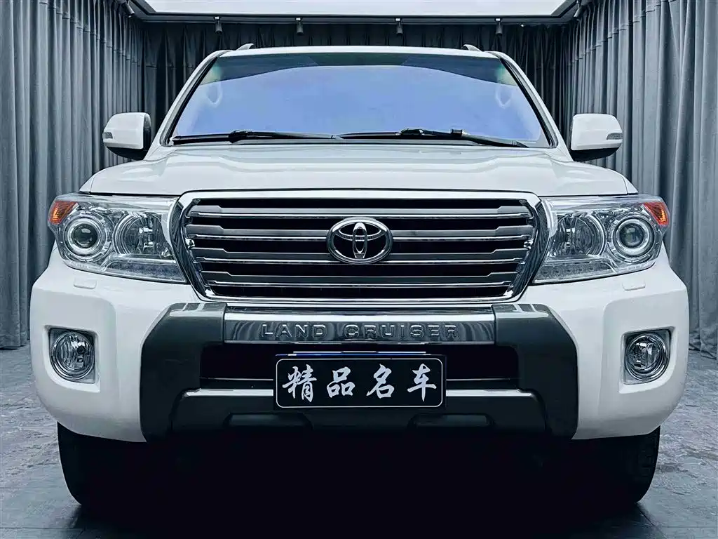 Toyota Land Cruiser 2012 — фото 2