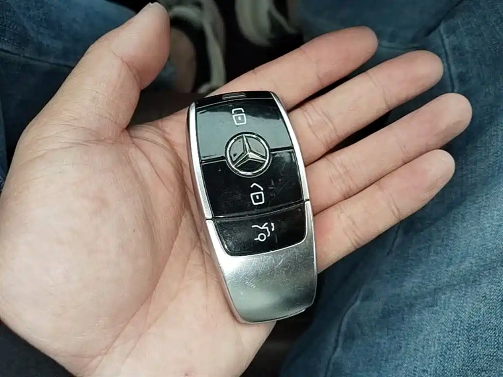 Mercedes-Benz E-Class 2023 — фото 9