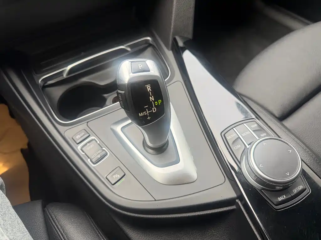 BMW 3 Series GT 2020 — фото 14