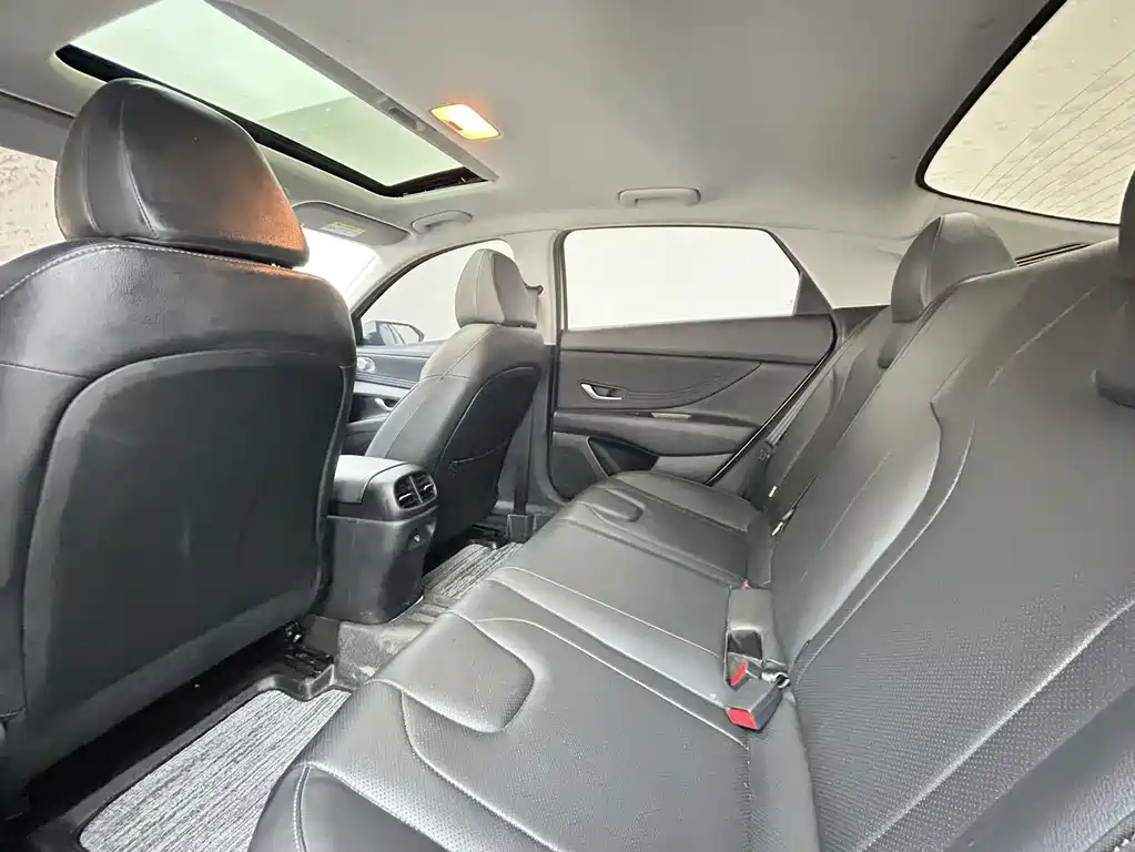 Hyundai Elantra 2023