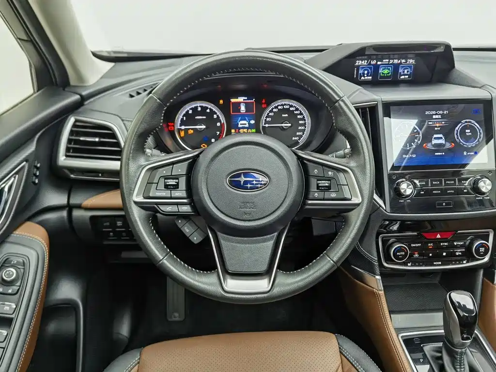 Subaru Forester 2024 — фото 11