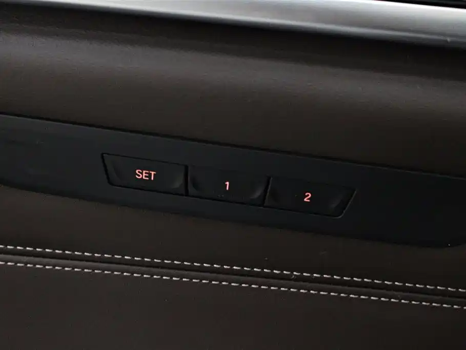 BMW 5 Series New Energy 2018 — фото 7