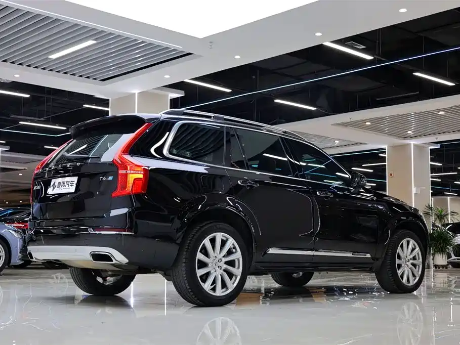 Volvo XC90 2018 — фото 14