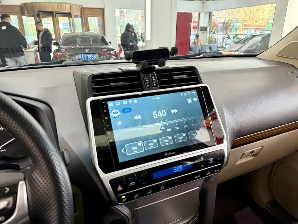 Toyota Prado 2018 — фото 10