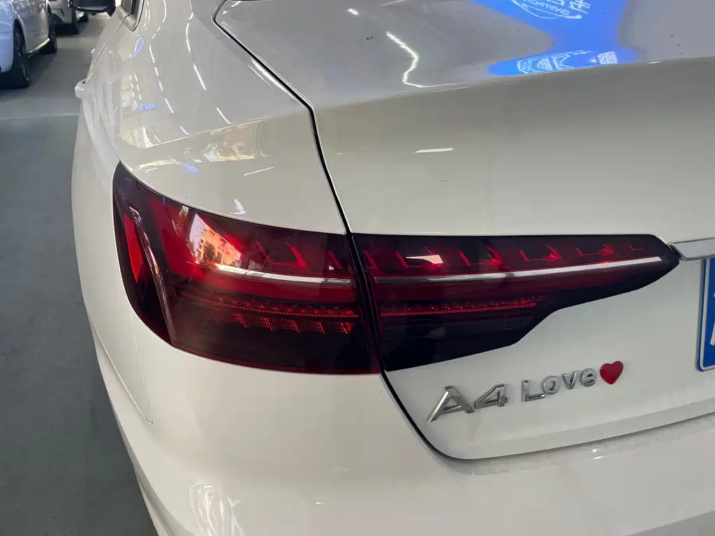 Audi A4L 2020 — фото 10