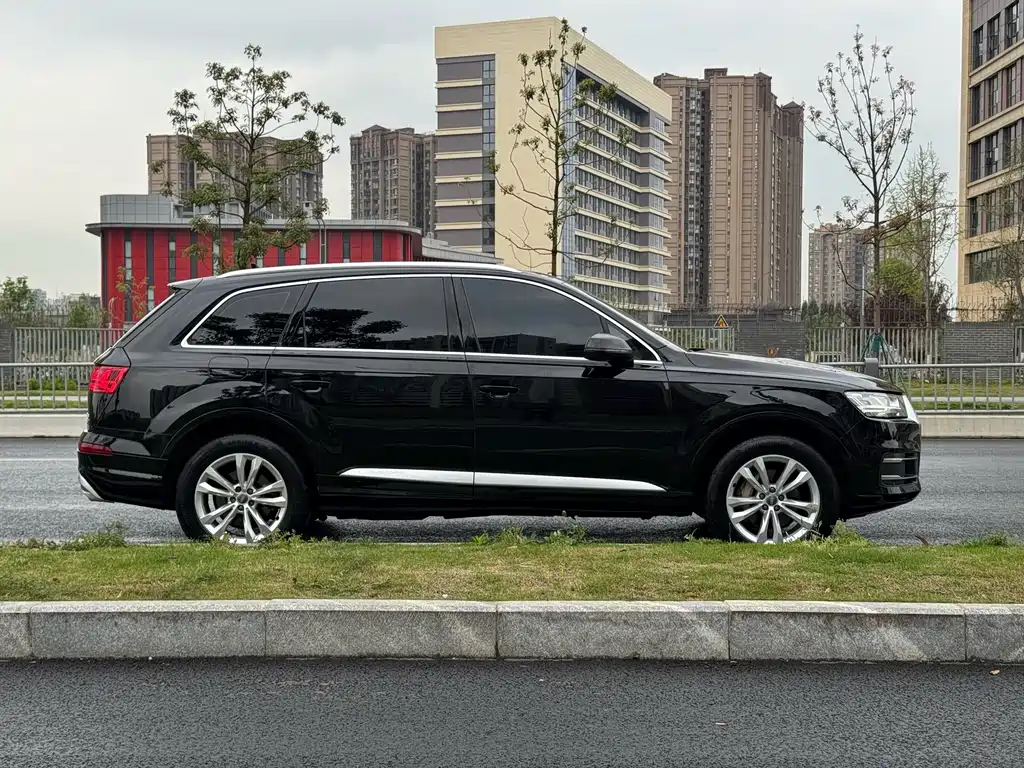 Audi Q7 2017 — фото 12