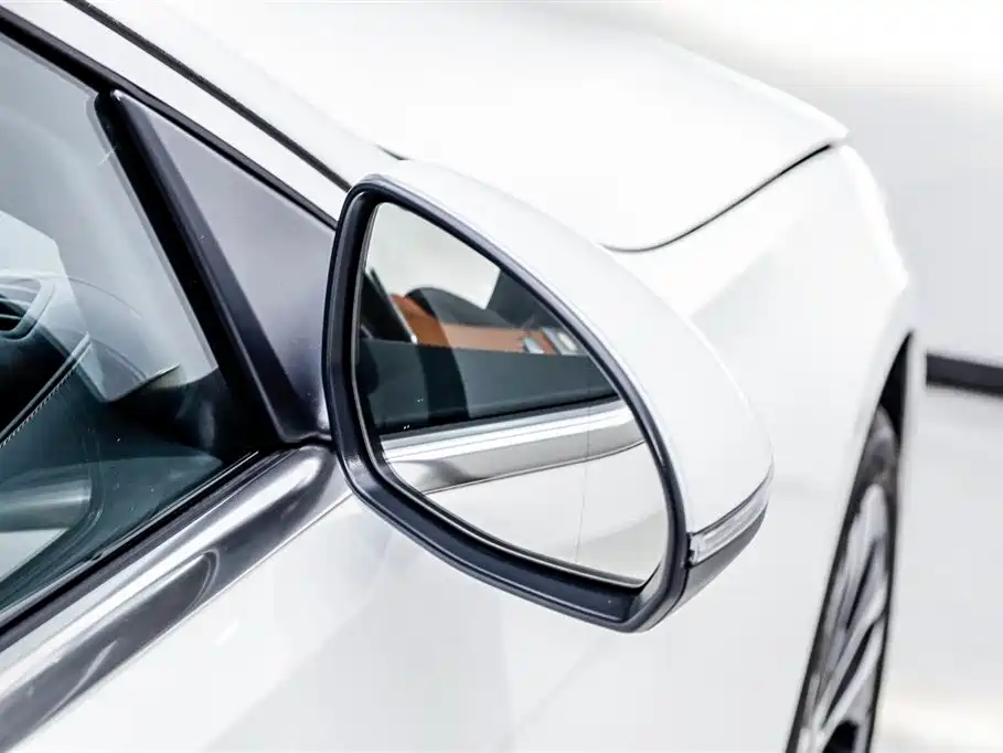 Mercedes-Benz C-Class New Energy 2025 — фото 10