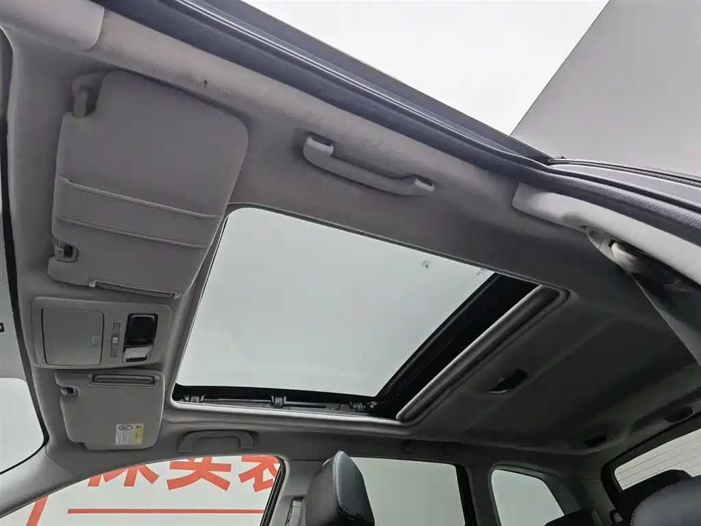 Subaru Forester 2017 — фото 14