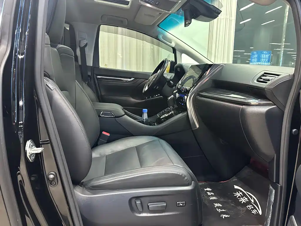 Toyota Vellfire 2021 — фото 9